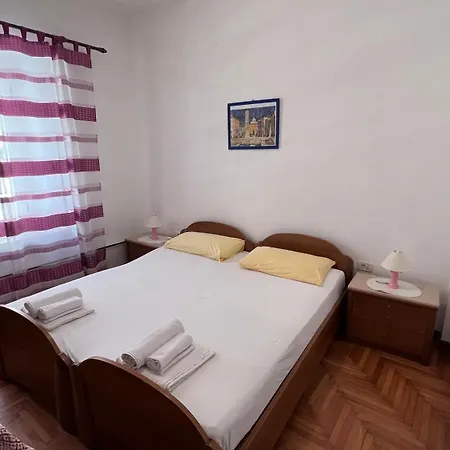 Apartment Tudor Hvar Old Town Groda, Center For 4 Guests *
