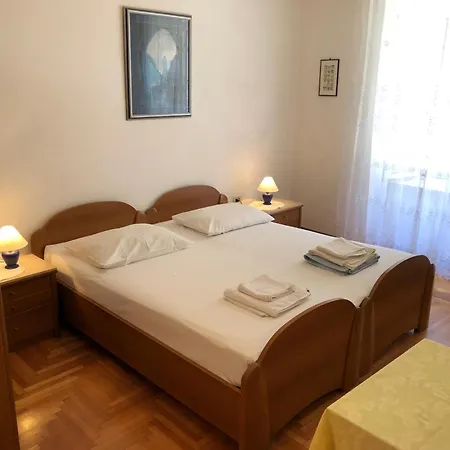 Apartment Tudor Hvar Old Town Groda, Center For 4 Guests